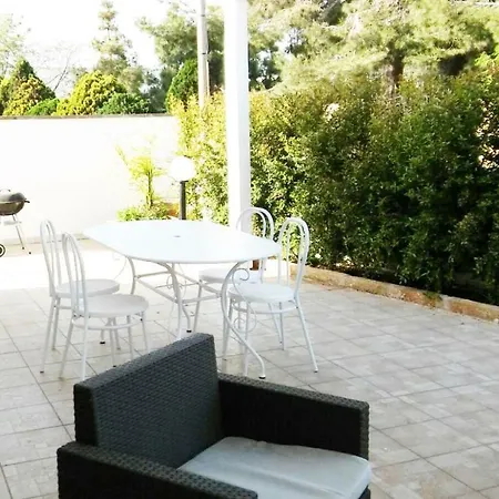 بيت للعطل Villetta Mara
